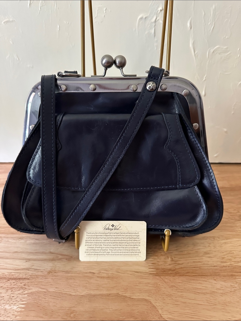 NWT Patricia Nash Leather Ischia Kiss-Lock Crossbody. GORGEOUS! Comes w/dust bag